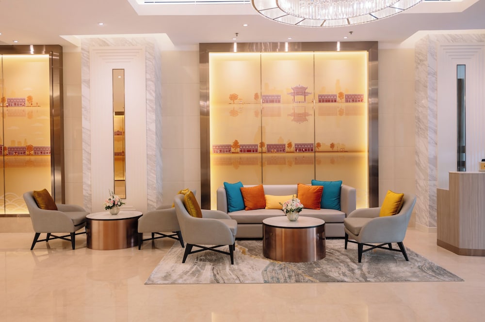 Centre Point Plus Hotel Silom — Hotel building in Bangkok, Bangkok