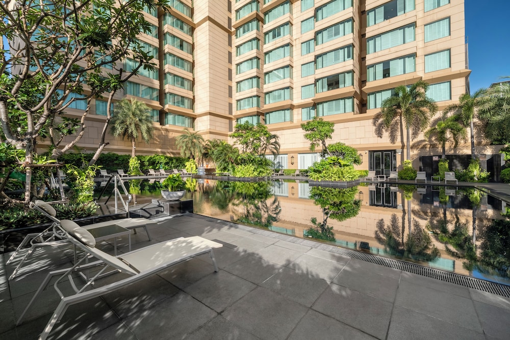 Grande Centre Point Ratchadamri — Swimming pool in Bangkok, Bangkok
