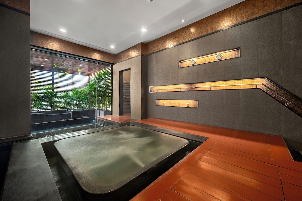 Grande Centre Point Ratchadamri — Swimming pool in Bangkok, Bangkok