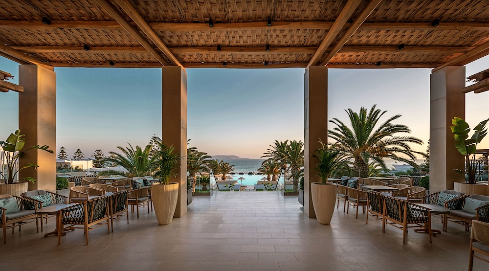 Mitsis Selection Rinela — Hotel building in Kokkini Chani