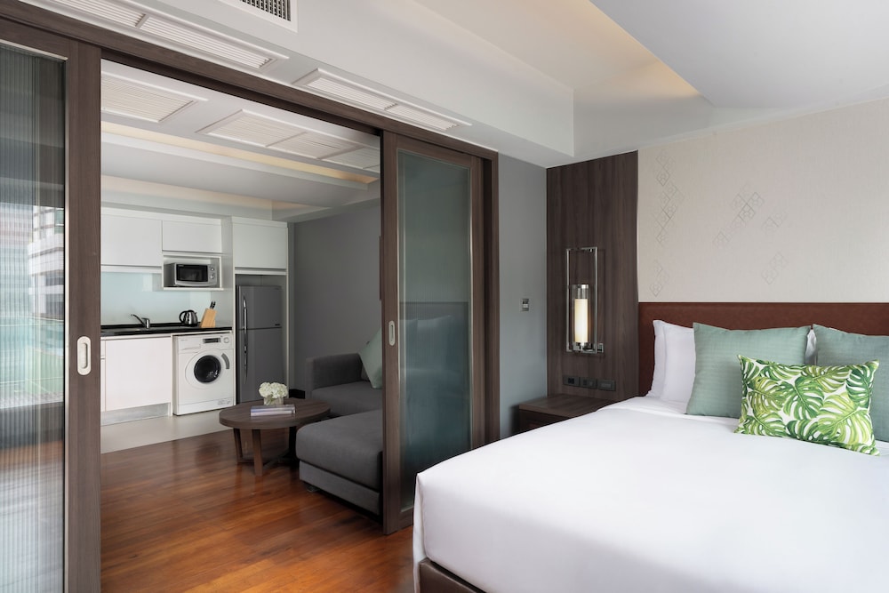 Novotel Living Bangkok Sukhumvit Legacy — Hotel rooms in Bangkok, Bangkok