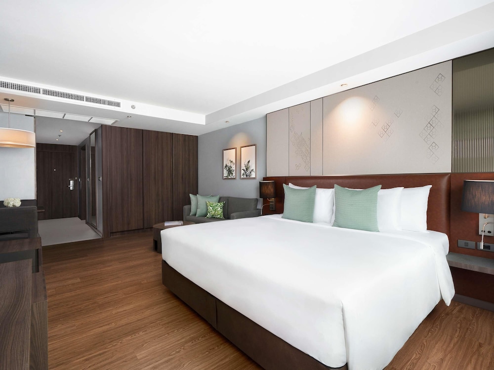 Novotel Living Bangkok Sukhumvit Legacy — Hotel rooms in Bangkok, Bangkok