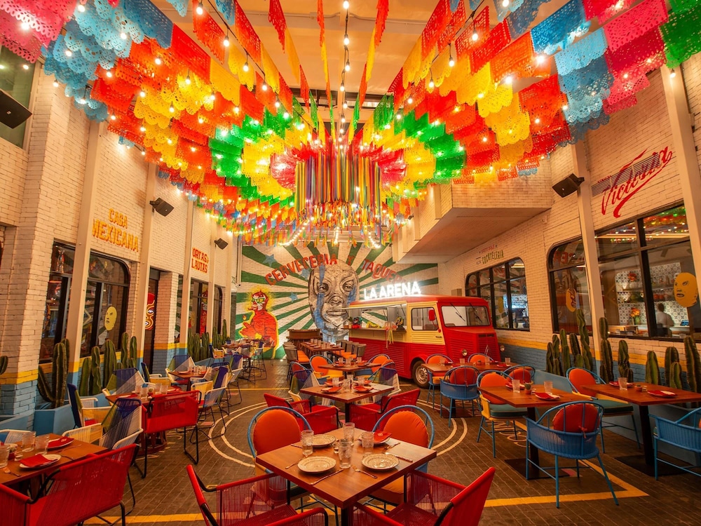 Novotel Living Bangkok Sukhumvit Legacy — Restaurant & bars in Bangkok, Bangkok