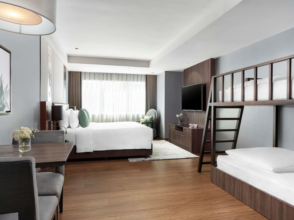 Novotel Living Bangkok Sukhumvit Legacy — Hotel rooms in Bangkok, Bangkok