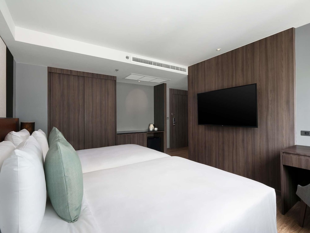Novotel Living Bangkok Sukhumvit Legacy — Hotel rooms in Bangkok, Bangkok