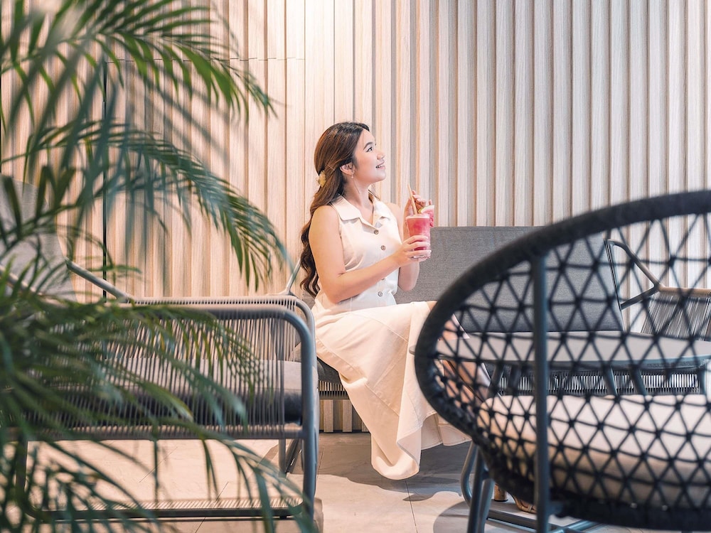 Novotel Living Bangkok Sukhumvit Legacy — Restaurant & bars in Bangkok, Bangkok