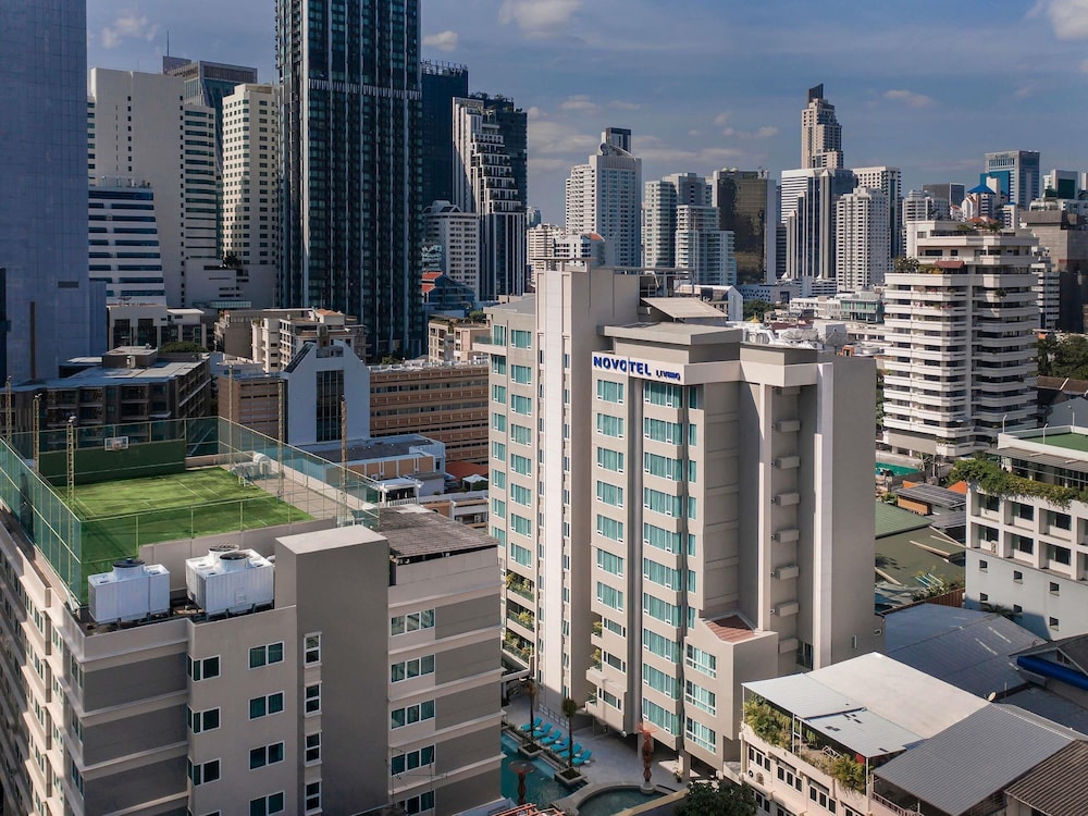 Novotel Living Bangkok Sukhumvit Legacy — Hotel building in Bangkok, Bangkok