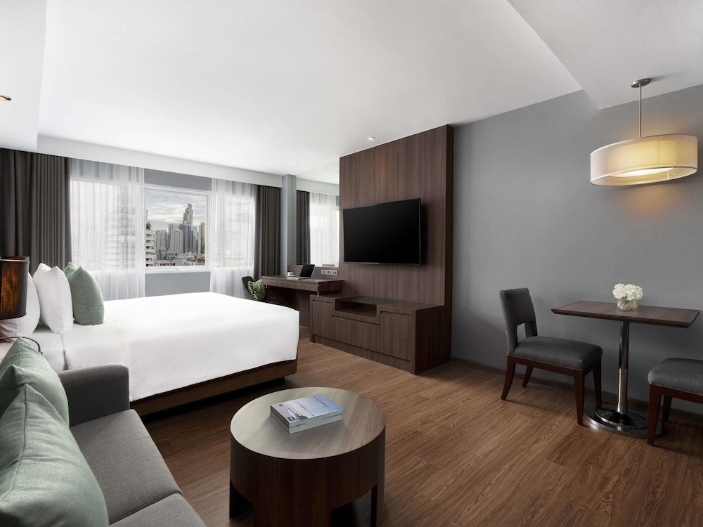 Novotel Living Bangkok Sukhumvit Legacy — Hotel rooms in Bangkok, Bangkok