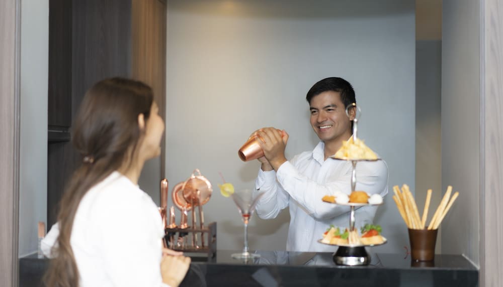 Novotel Living Bangkok Sukhumvit Legacy — Restaurant & bars in Bangkok, Bangkok