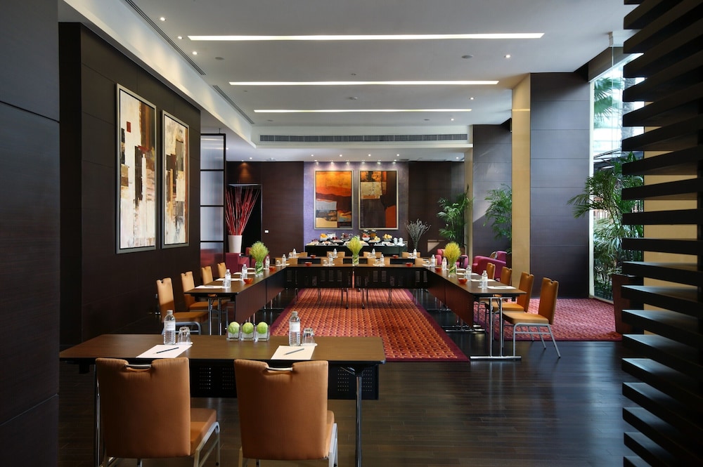 Marriott Executive Apartments Sukhumvit Park, Bangkok — Restaurant & bars in Bangkok, Bangkok
