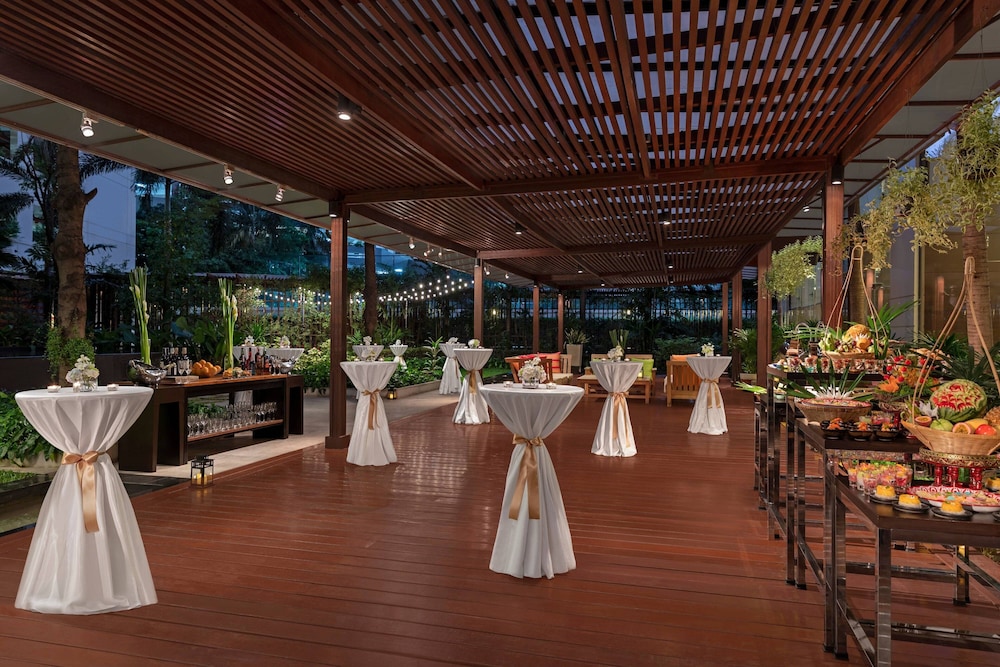 Marriott Executive Apartments Sukhumvit Park, Bangkok — Restaurant & bars in Bangkok, Bangkok