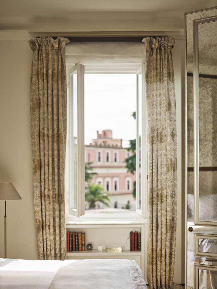Hotel Eden - Dorchester Collection — Hotel rooms in Rome, Lazio