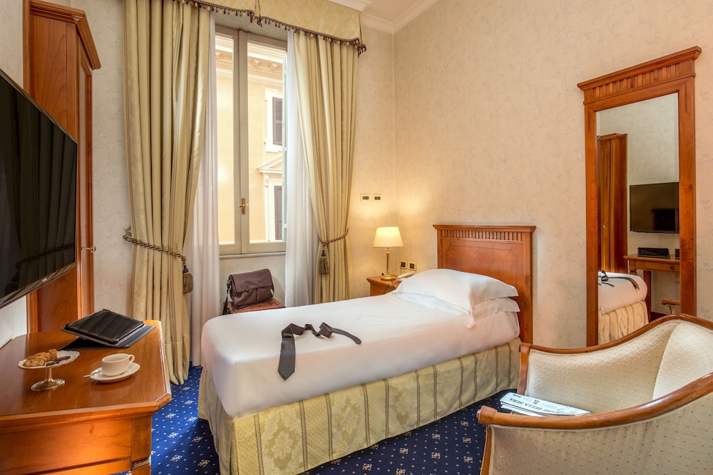 UNA Hotels Empire Roma — Hotel rooms in Rome, Lazio