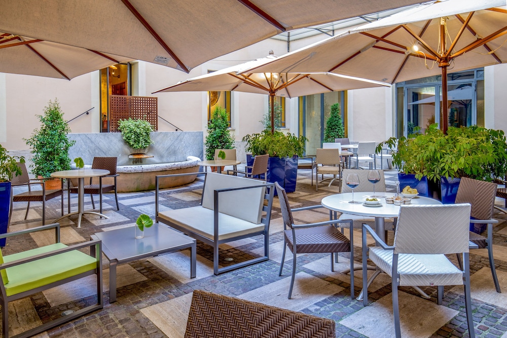 UNA Hotels Empire Roma — Restaurant & bars in Rome, Lazio