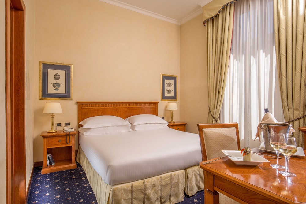 UNA Hotels Empire Roma — Hotel rooms in Rome, Lazio