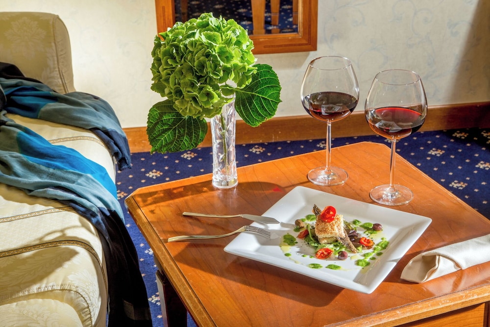 UNA Hotels Empire Roma — Restaurant & bars in Rome, Lazio