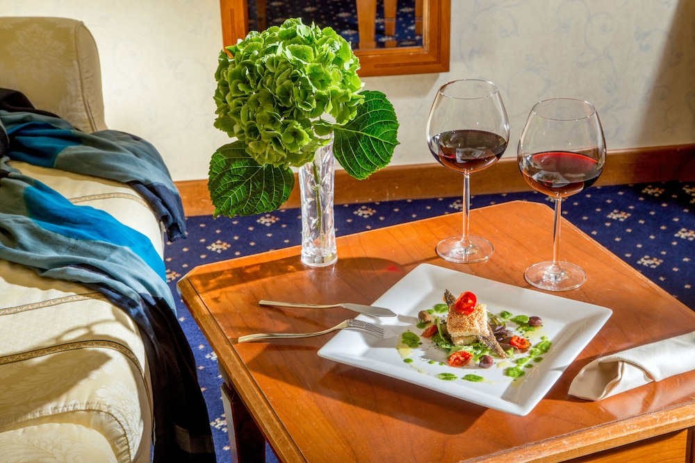 UNA Hotels Empire Roma — Hotel rooms in Rome, Lazio