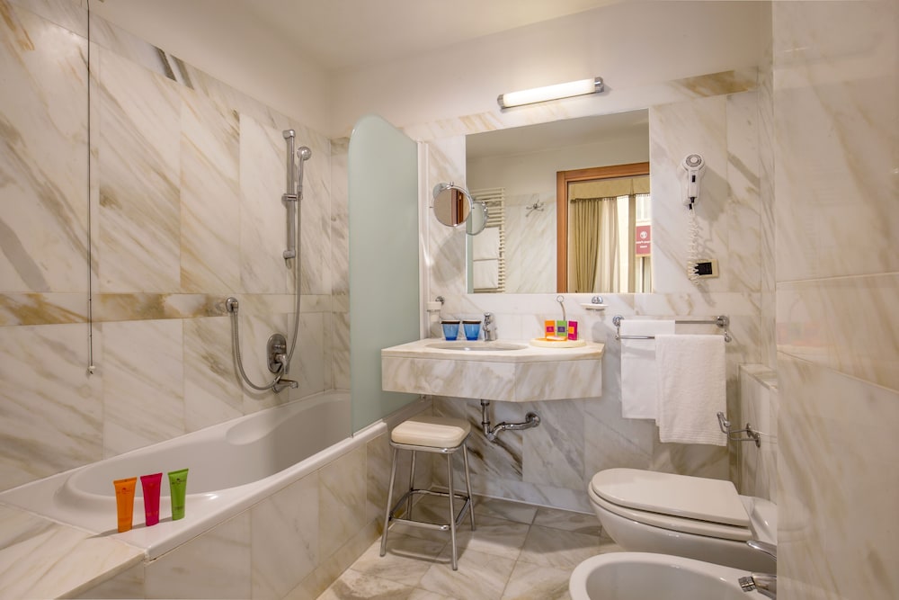 UNA Hotels Empire Roma — Hotel rooms in Rome, Lazio