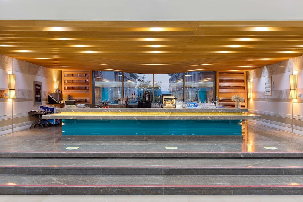 Sherwood Dreams Resort — Restaurant & bars in Belek
