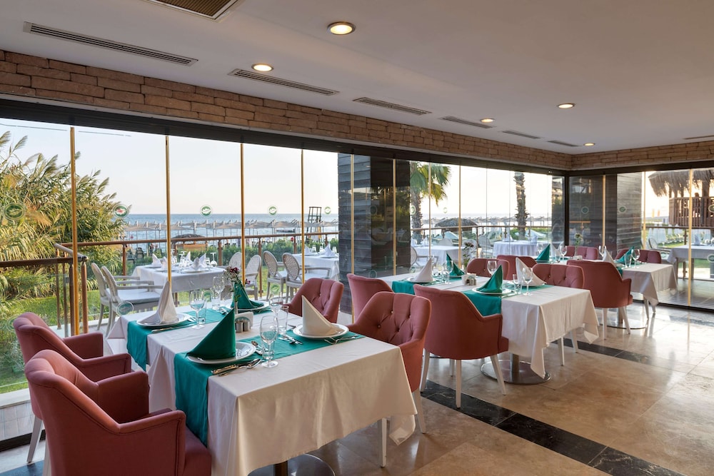 Sherwood Dreams Resort — Restaurant & bars in Belek
