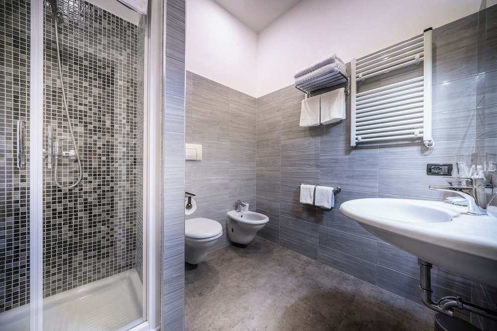 Hotel Varese Roma — Hotel rooms in Rome, Lazio