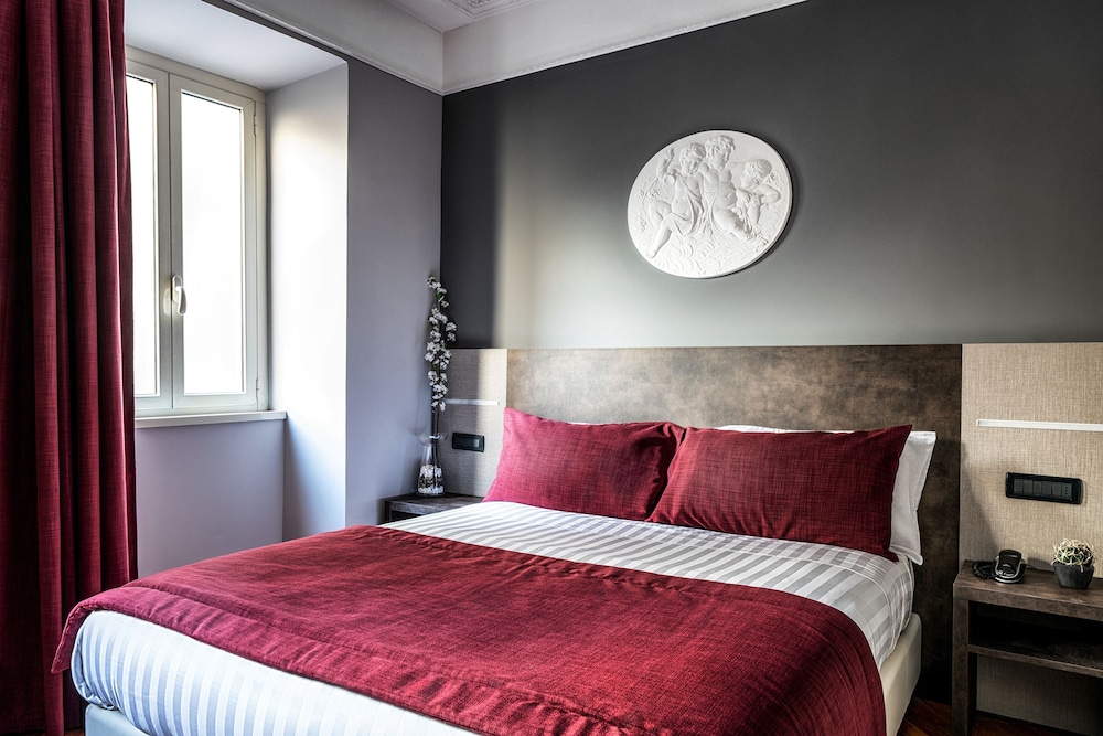 Hotel Varese Roma — Hotel rooms in Rome, Lazio