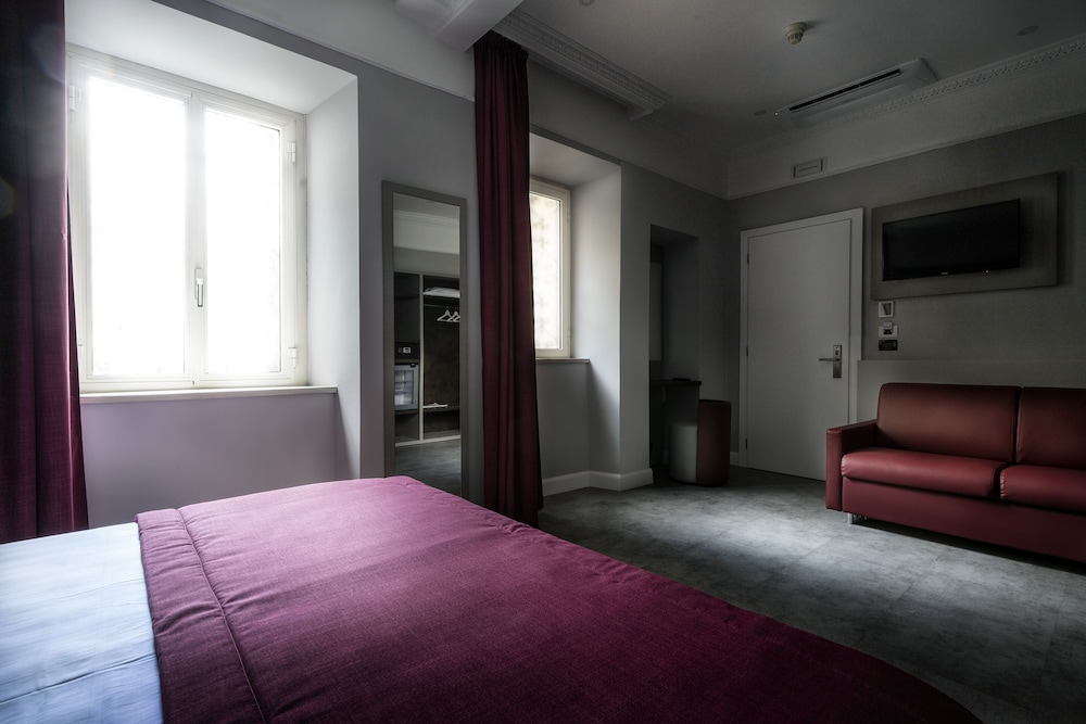 Hotel Varese Roma — Hotel rooms in Rome, Lazio