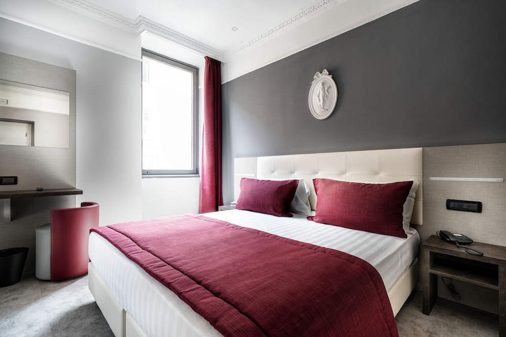 Hotel Varese Roma — Hotel rooms in Rome, Lazio