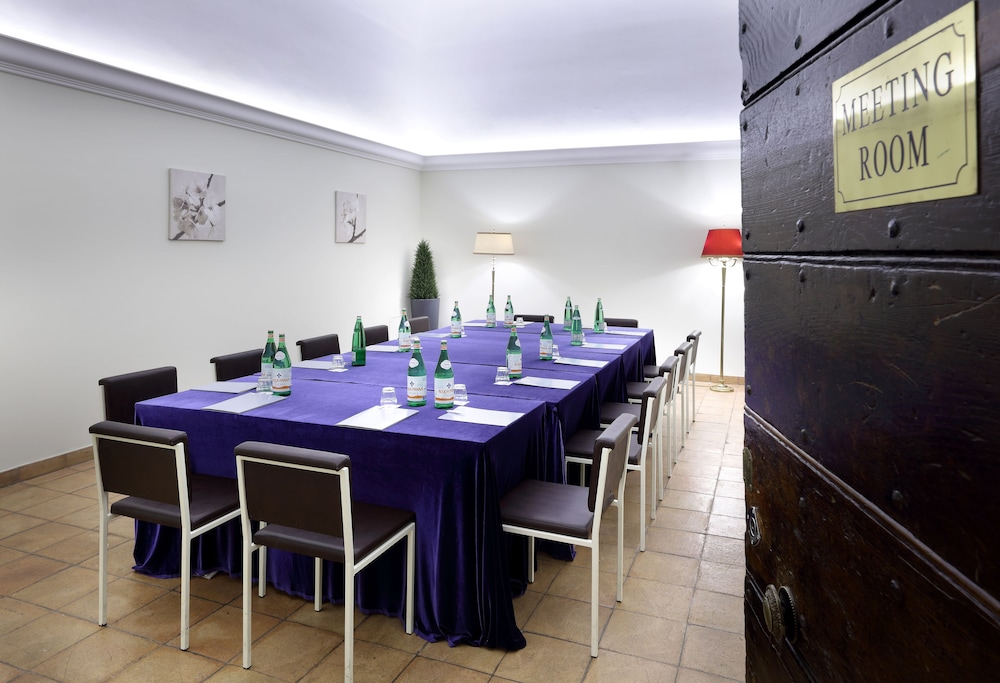 Exe International Palace — Hotel building in Rome, Lazio