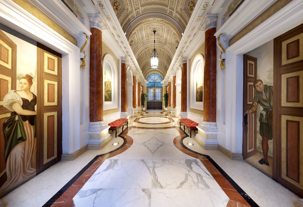 Exe International Palace — Hotel building in Rome, Lazio