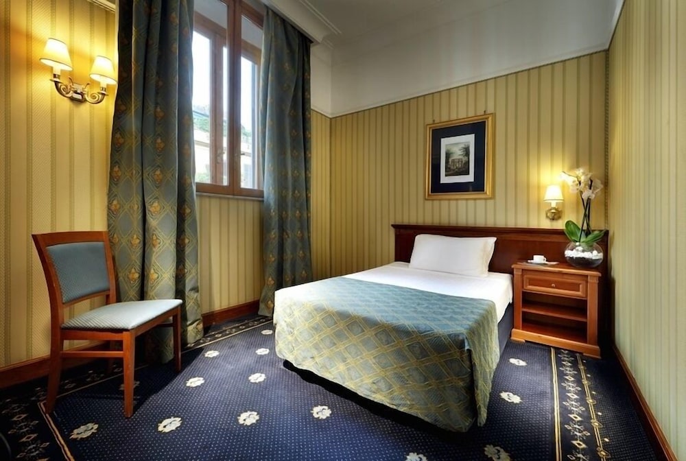 Exe International Palace — Hotel rooms in Rome, Lazio