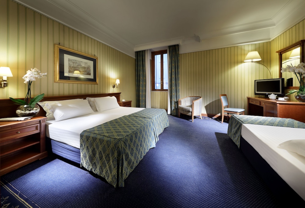 Exe International Palace — Hotel rooms in Rome, Lazio