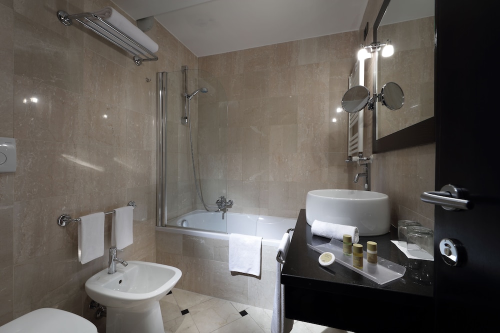Exe International Palace — Hotel rooms in Rome, Lazio
