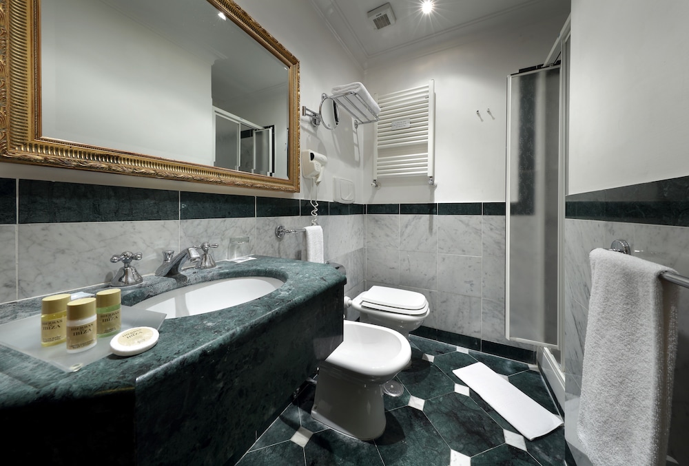 Exe International Palace — Hotel rooms in Rome, Lazio
