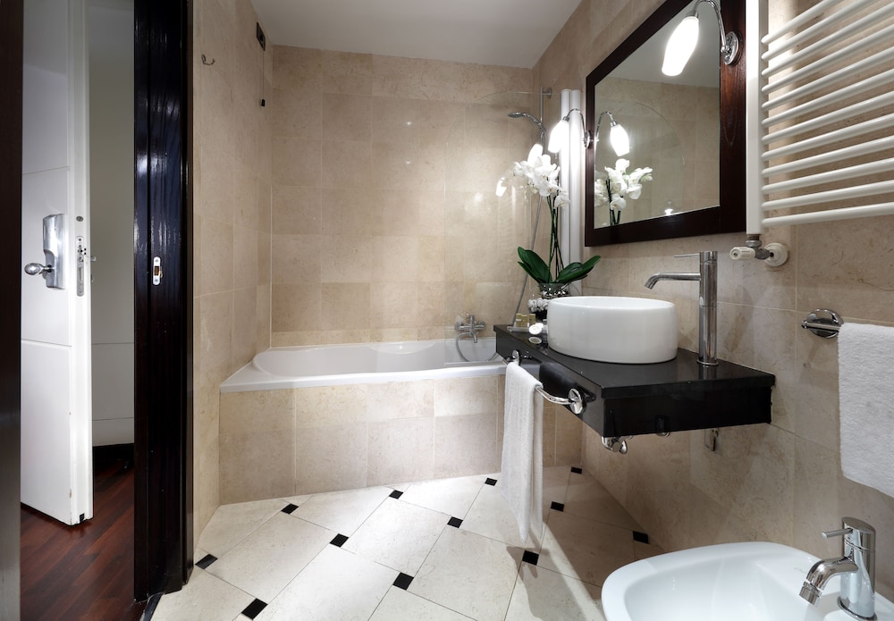 Exe International Palace — Hotel rooms in Rome, Lazio