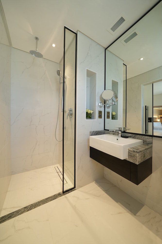 Arabian Park Dubai, an Edge by Rotana Hotel — Hotel rooms in Dubai