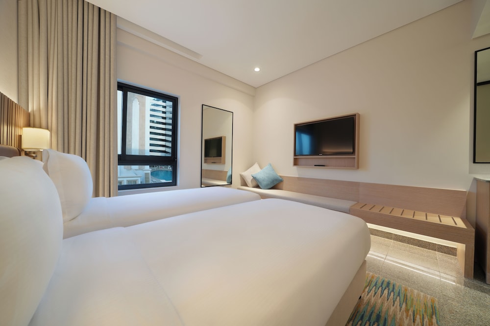 Arabian Park Dubai, an Edge by Rotana Hotel — Hotel rooms in Dubai