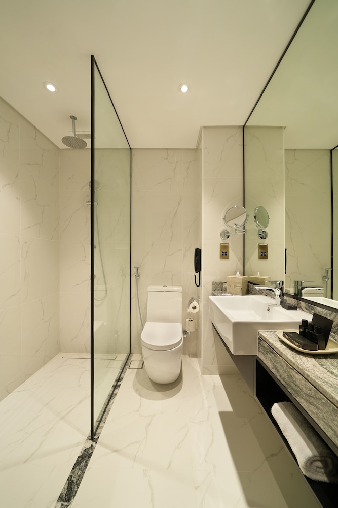 Arabian Park Dubai, an Edge by Rotana Hotel — Hotel rooms in Dubai