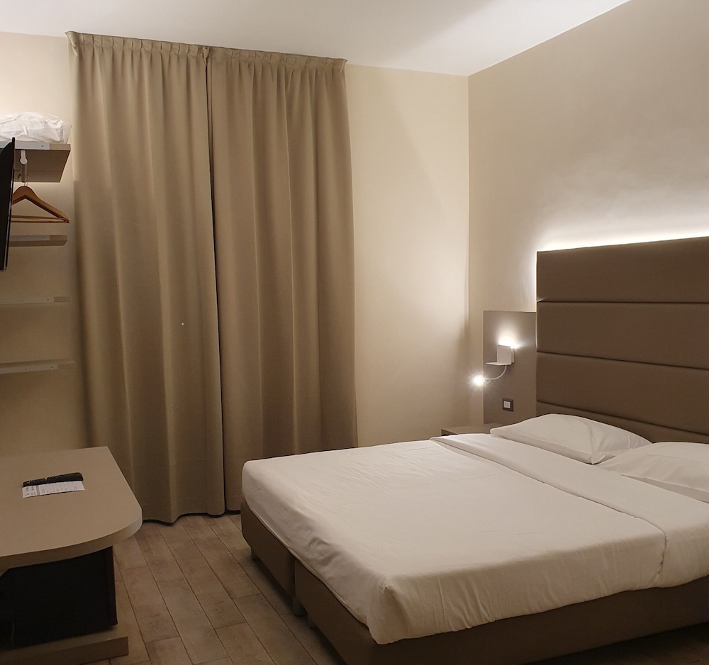 LH Hotel Excel Roma Montemario — Hotel rooms in Rome, Lazio