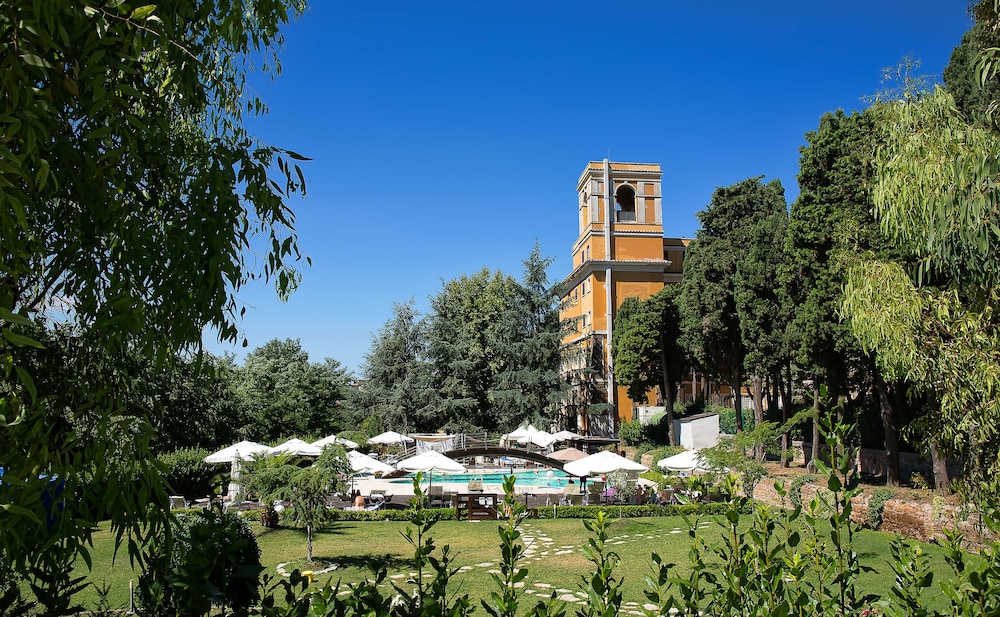 LH Hotel Excel Roma Montemario — Swimming pool in Rome, Lazio