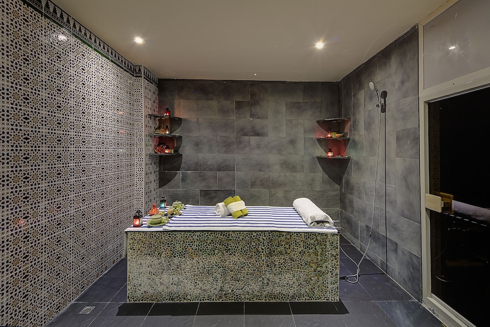 Ascot Hotel — Spa in Dubai