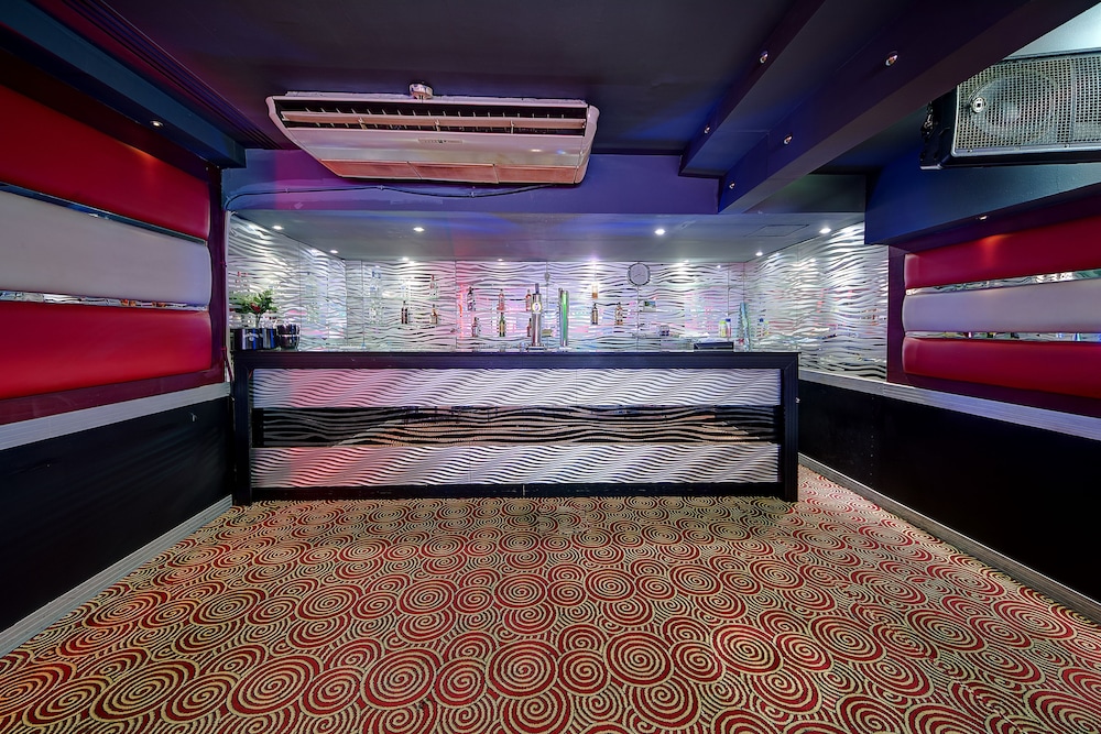 Ascot Hotel — Restaurant & bars in Dubai