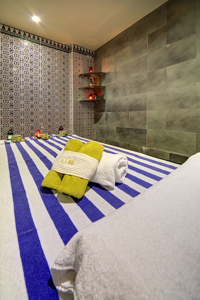 Ascot Hotel — Spa in Dubai