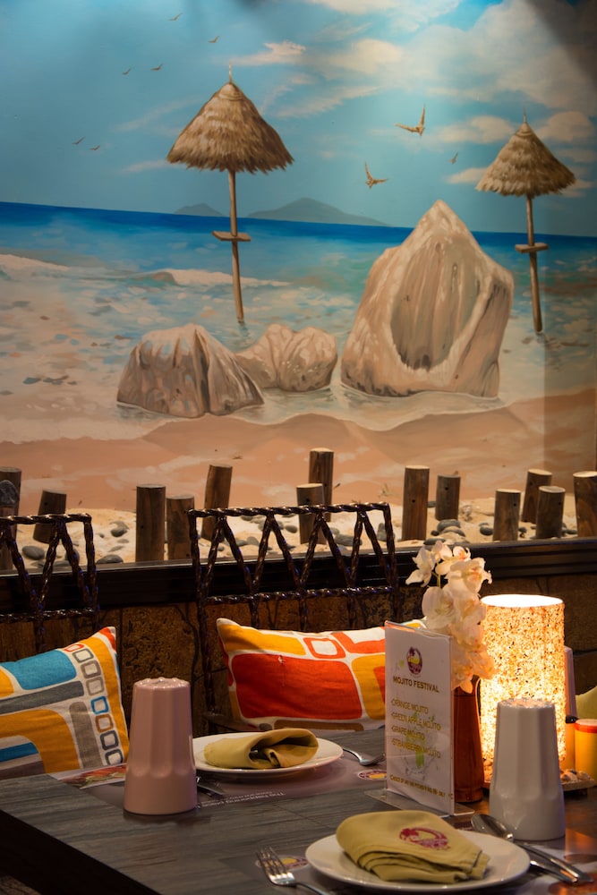 Ascot Hotel — Restaurant & bars in Dubai
