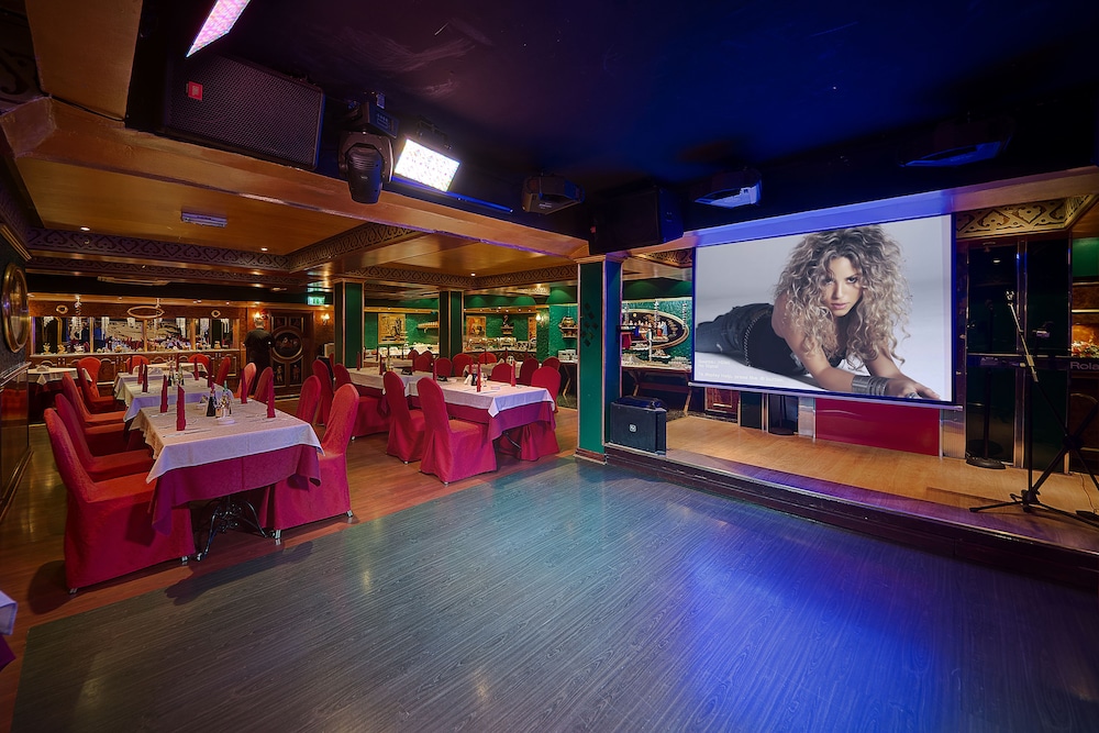 Ascot Hotel — Restaurant & bars in Dubai