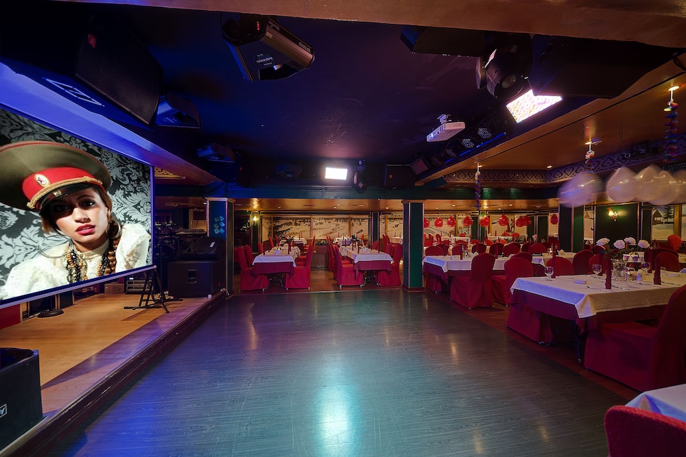 Ascot Hotel — Restaurant & bars in Dubai