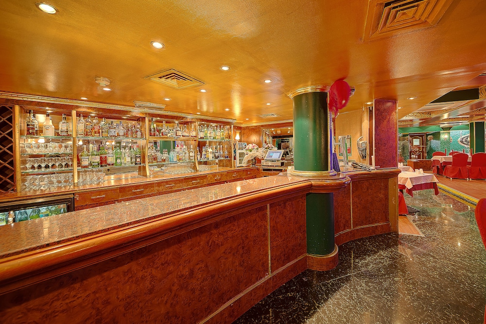 Ascot Hotel — Restaurant & bars in Dubai