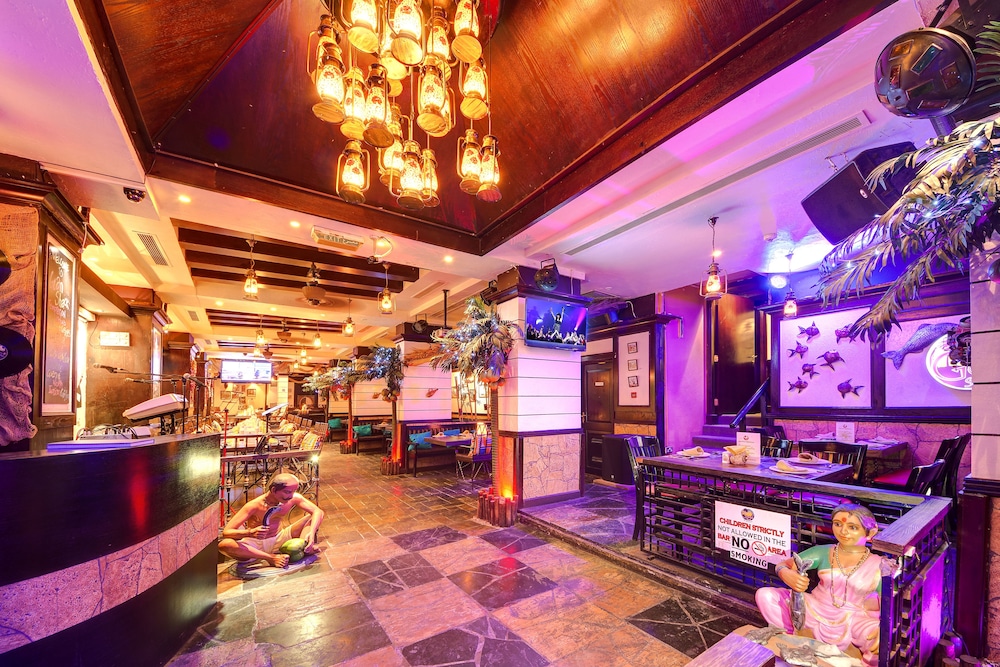 Ascot Hotel — Restaurant & bars in Dubai