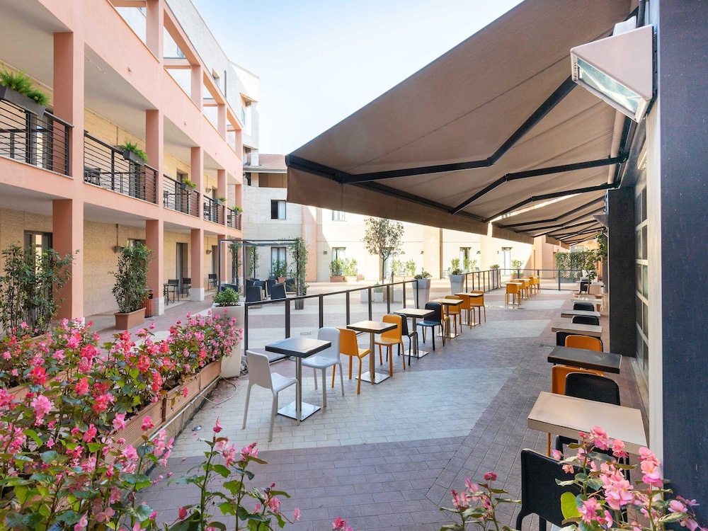 B&B Hotel Roma Tuscolana San Giovanni — Restaurant & bars in Rome, Lazio