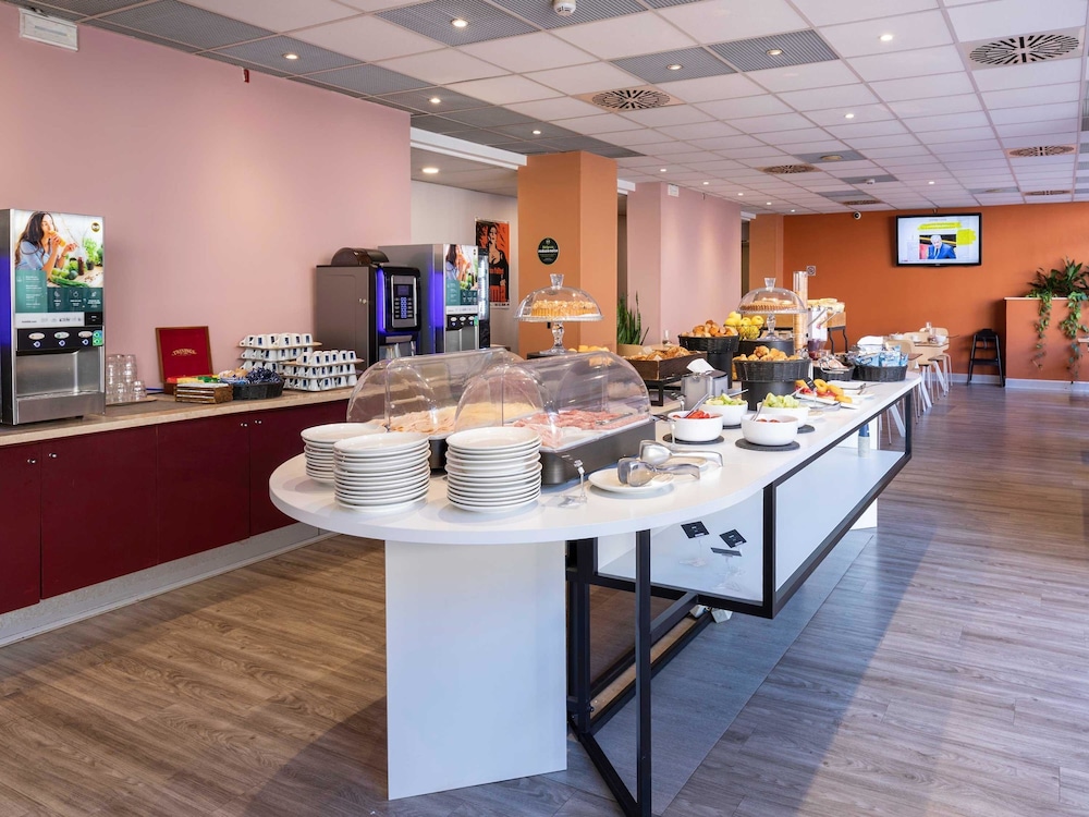 B&B Hotel Roma Tuscolana San Giovanni — Restaurant & bars in Rome, Lazio